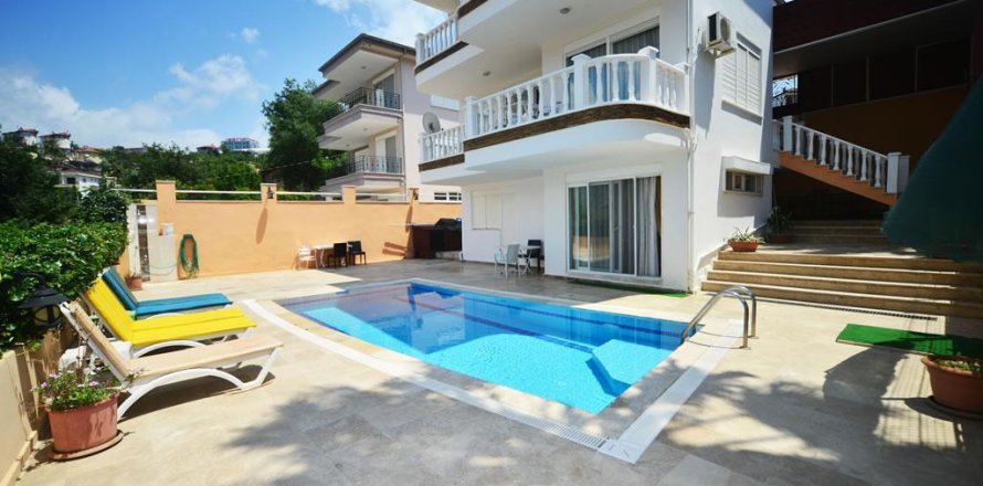 5 bedrooms Villa in Kargicak, Turkey No. 14687
