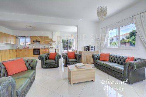 4 bedrooms Villa in Paralimni, Cyprus No. 64949 2