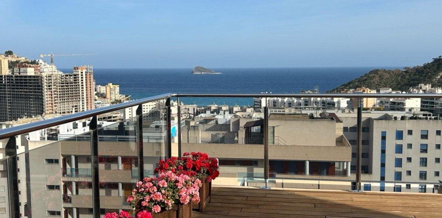 3 bedrooms Penthouse in Finestrat, Spain No. 124678