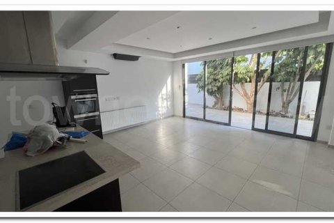 Дом с 3 спальнями в Агиос Афанасиос, Кипр №72188 7