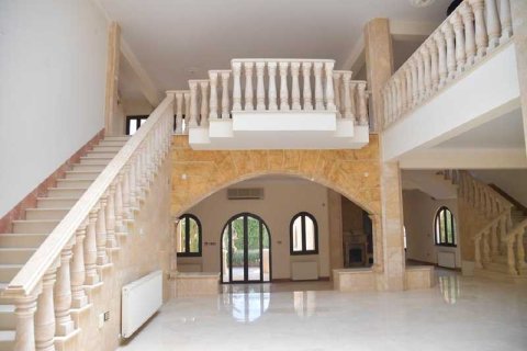 5 bedrooms Villa in Oroklini, Cyprus No. 101273 3