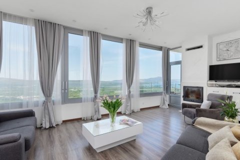 Дом с 3 спальнями в Котор, Черногория №66735 9