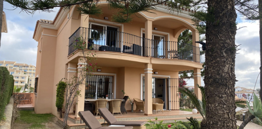 5 bedrooms Properties in Dong Giang, Vietnam No. 92336