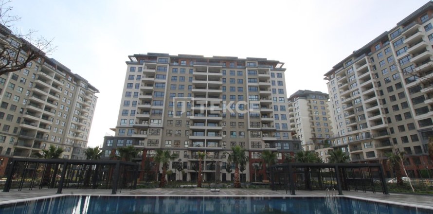2 bedrooms Apartment in Beylikduezue, Turkey No. 11276