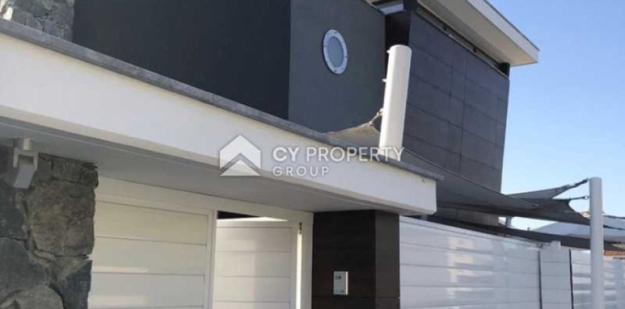 5 chambres House à Kolossi, Cyprus No. 74487