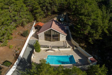 3 bedrooms Villa in Limassol, Cyprus No. 37489 2