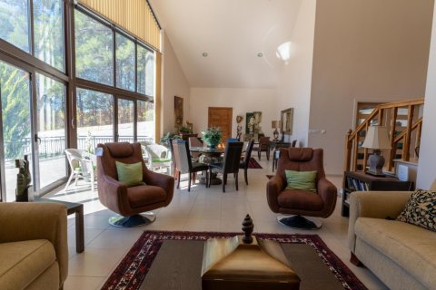3 bedrooms Villa in Limassol, Cyprus No. 37489 11