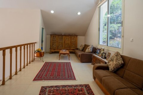 3 bedrooms Villa in Limassol, Cyprus No. 37489 13