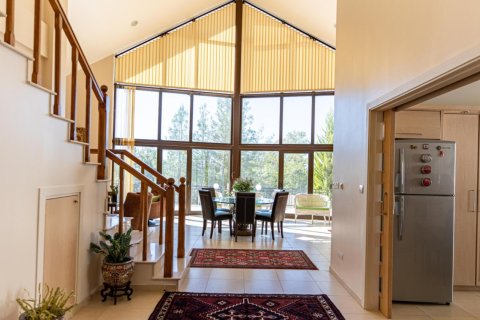 3 bedrooms Villa in Limassol, Cyprus No. 37489 5