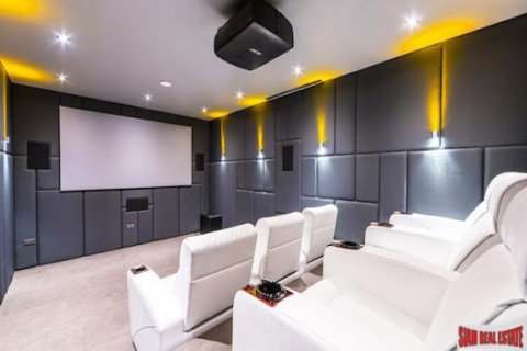 6 bedrooms Villa on the Chaweng Beach, Thailand No. 96226 6