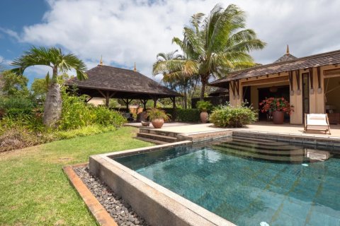 4 bedrooms Villa in Tamarin, Mauritius No. 110424 3