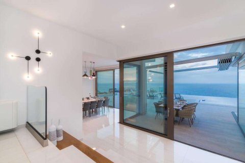 4 bedrooms Villa in Zakynthos, Greece No. 28125 13