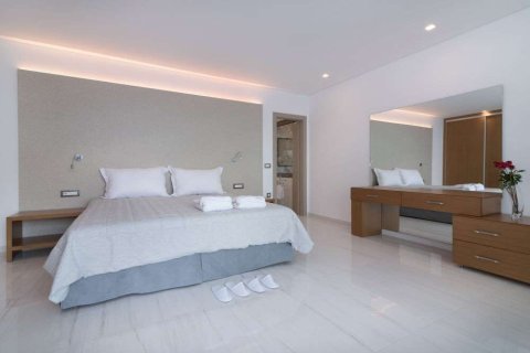 4 bedrooms Villa in Zakynthos, Greece No. 28125 19