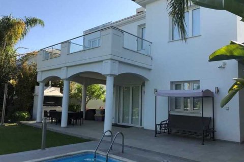 6 chambres Villa à Pyrgos, Cyprus No. 31614 1