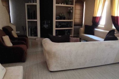 Дом с 7 спальнями в Пиргос, Кипр №30827 11