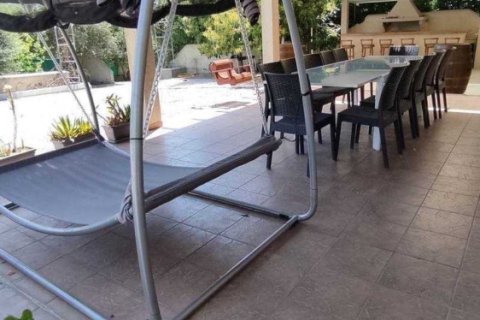 Дом с 7 спальнями в Пиргос, Кипр №30827 9