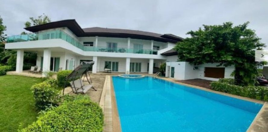 7 dormitorios Commercial property en Bang Na, Thailand No. 97548