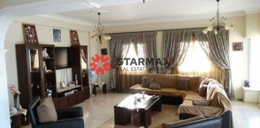 Дом с 3 спальнями в Дромолаксия, Кипр №82759