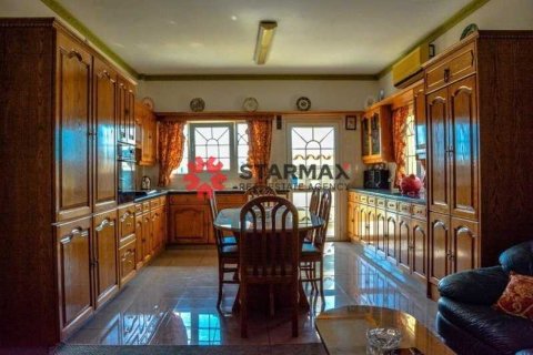 Дом с 3 спальнями в Дромолаксия, Кипр №82759 6