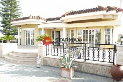 Дом с 3 спальнями в Дромолаксия, Кипр №82759 9