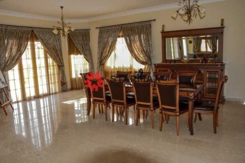 Дом с 3 спальнями в Дромолаксия, Кипр №82759 3