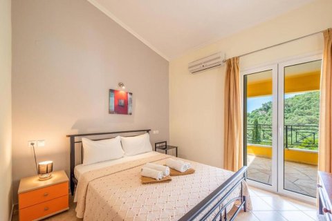 4 bedrooms Villa in Corfu, Greece No. 108637 18