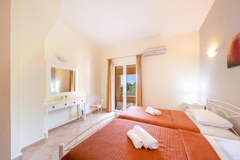 4 bedrooms Villa in Corfu, Greece No. 108637 19