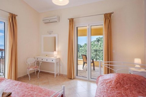 4 bedrooms Villa in Corfu, Greece No. 108637 21