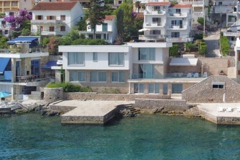 5 bedrooms House in Tivat, Montenegro No. 66719 3