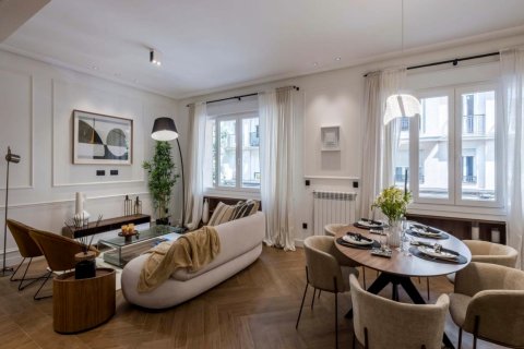 2 dormitorios Apartment en Madrid, Spain No. 26901