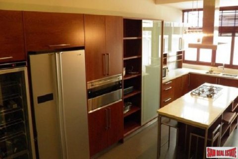 3 bedrooms House in Bangkok, Thailand No. 96043 3