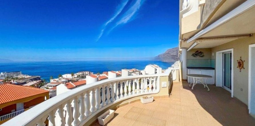 2 bedrooms Apartment on the Tenerife, Spain No. 128292