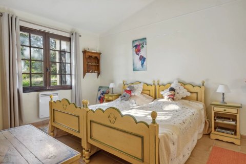 4 bedrooms Villa in Var, France No. 67943 10