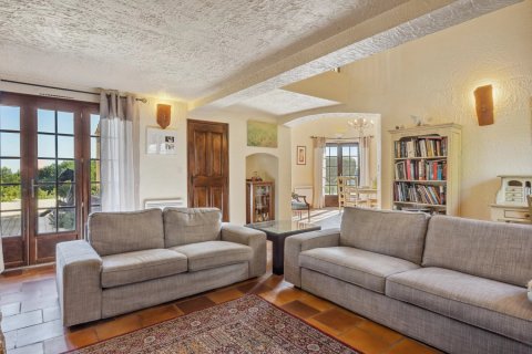 4 bedrooms Villa in Var, France No. 67943 7