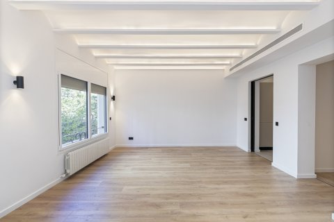 Квартира с 3 спальнями в Барселона, Испания №112483