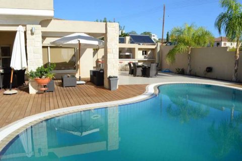 5 bedrooms Villa in Agios Athanasios, Cyprus No. 101282 1