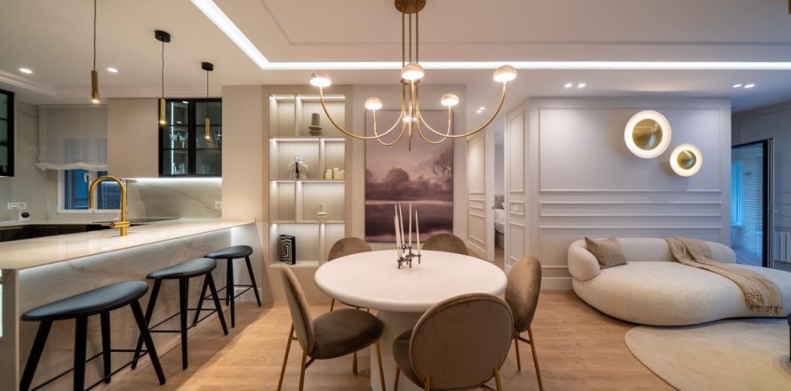 3 bedrooms Apartment in Madrid, Spain No. 124793
