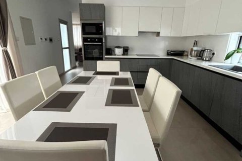 4 dormitorios House en Oroklini, Cyprus No. 101389 1