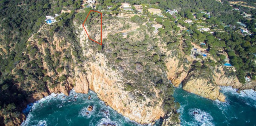 Land in Sant Feliu de Guixols, Spain No. 27214