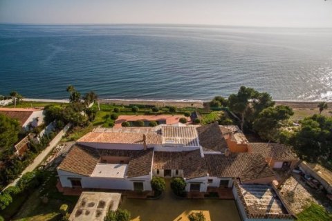 5 dormitorios House en Estepona, Spain No. 25462