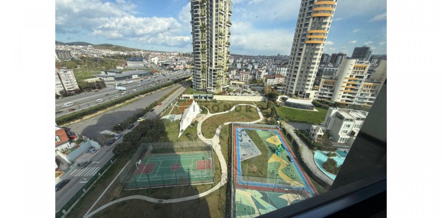 3 bedrooms Apartment in Umraniye, Turkey No. 116134