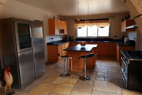 4 bedrooms Villa in Dordogne, France No. 81947 8