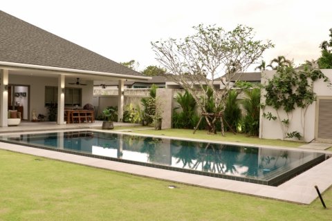 Villa in Phuket, Thailand No. 97381 2