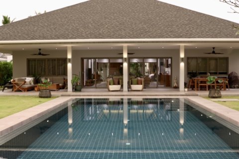 Villa in Phuket, Thailand No. 97381 1