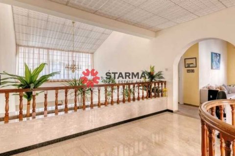 7 bedrooms Villa in Larnaca, Cyprus No. 82722 4