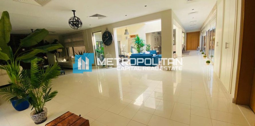 5 bedrooms Villa in Bavaria Town, Vietnam No. 110235