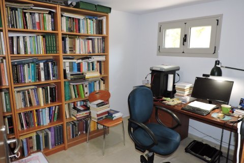 Дом с 4 спальнями в Ретимнон, Греция №24043 25