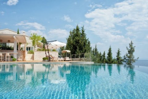 6 rooms Villa in Corfu, Greece No. 59219 2