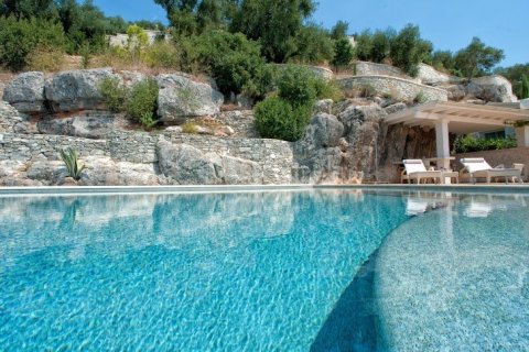 6 rooms Villa in Corfu, Greece No. 59219 4