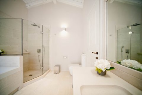 6 rooms Villa in Corfu, Greece No. 59219 17